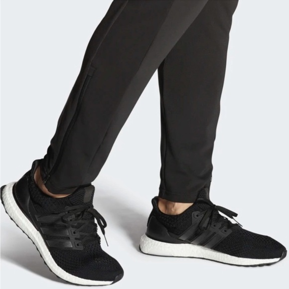 adidas UltraBOOST 5.0 DNA Core Black - Picture 3 of 10